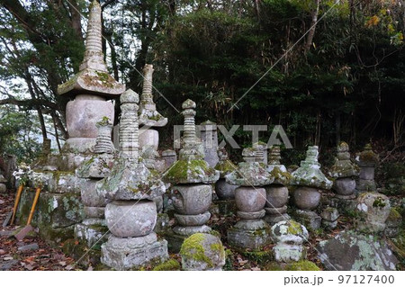 杵築市 財前家国東塔群 杵築市 財前家国東塔群 97127400