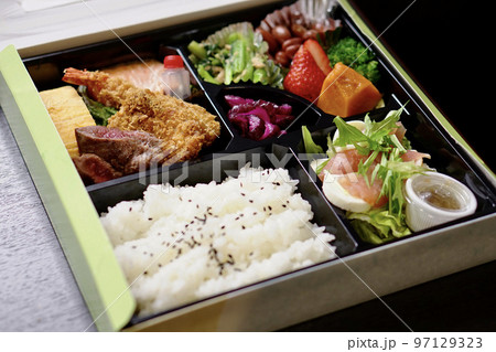 仕出し弁当 仕出し弁当 97129323