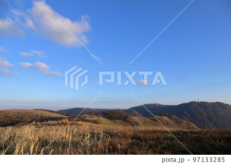 夕暮れの美ヶ原〜晩秋 夕暮れの美ヶ原〜晩秋 97133285