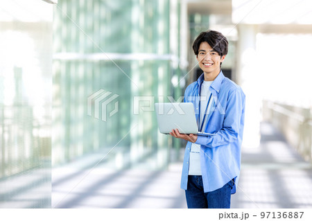 男性 エンジニア ベンチャー 男性 エンジニア ベンチャー 97136887