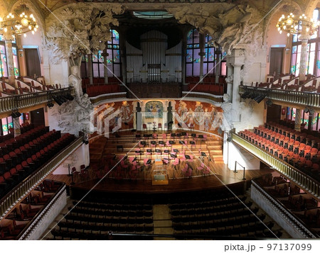 【スペイン】カタルーニャ音楽堂の大ホール(バルセロナ) 【スペイン】カタルーニャ音楽堂の大ホール(バルセロナ) 97137099