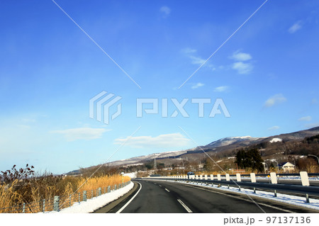 冬の北海道ドライブ 97137136