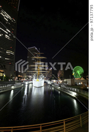 日本丸 横浜みなとみらい 夜景 日本丸 横浜みなとみらい 夜景 97137795