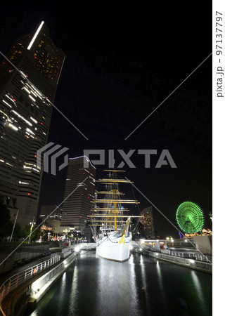 日本丸 横浜みなとみらい 夜景 日本丸 横浜みなとみらい 夜景 97137797