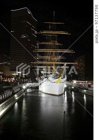 日本丸 横浜みなとみらい 夜景 日本丸 横浜みなとみらい 夜景 97137798