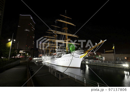 日本丸　横浜みなとみらい　夜景 97137806