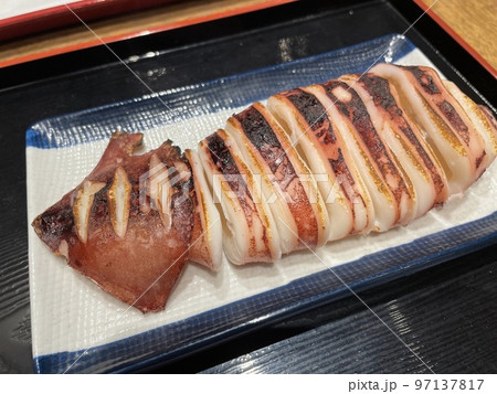 イカの姿焼き(香ばしい丸ごとイカ) イカの姿焼き(香ばしい丸ごとイカ) 97137817