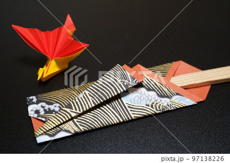 折り紙の箸置き　祝い鶴 97138226