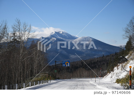 初冬、雪のニペソツ山 初冬、雪のニペソツ山 97140606