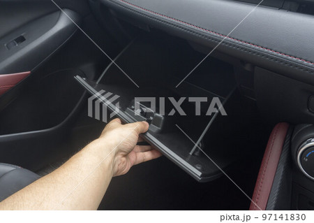 グローブボックス 乗用車 97141830