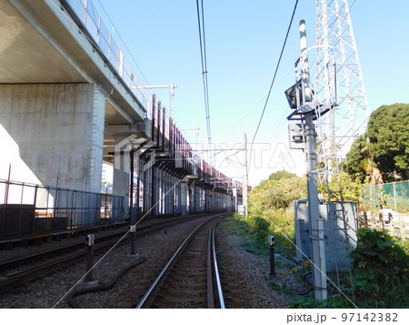 横浜　相鉄線　高架の工事中 97142382