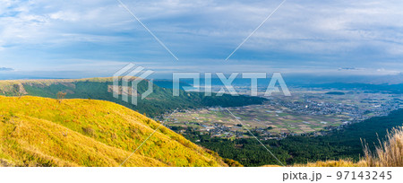 阿蘇スカイライン展望所からの草紅葉 パノラマ 【熊本県阿蘇郡】 阿蘇スカイライン展望所からの草紅葉 パノラマ 【熊本県阿蘇郡】 97143245