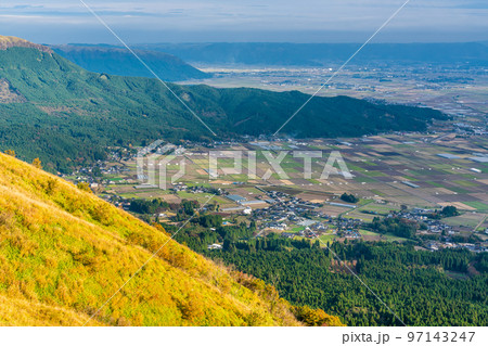阿蘇スカイライン展望所からの草紅葉　【熊本県阿蘇郡】 97143247