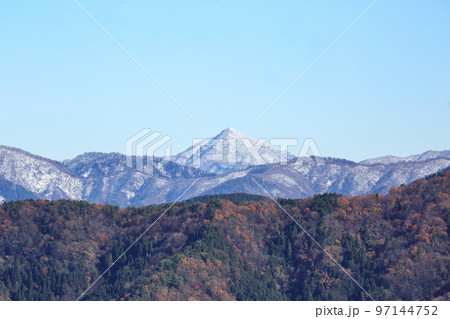 賤ケ岳山頂から見た雪の鎗ヶ先 97144752