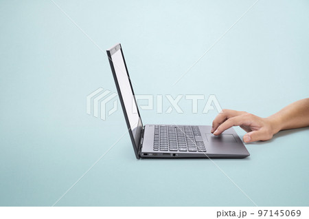 パソコン作業 97145069