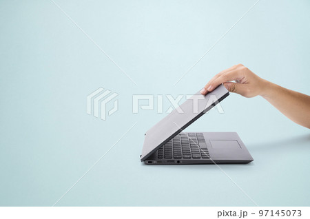 パソコン作業終了 97145073