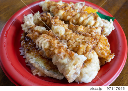 日本のとても美味しいゲソ天弁当 97147046