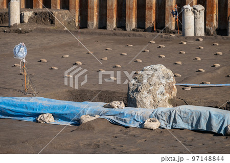 埋蔵文化財の発掘調査 埋蔵文化財の発掘調査 97148844