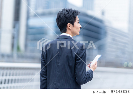 営業マンの後ろ姿 97148858