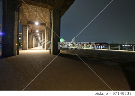 山下臨港線プロムナード 夜景ライトアップ 山下臨港線プロムナード 夜景ライトアップ 97149535
