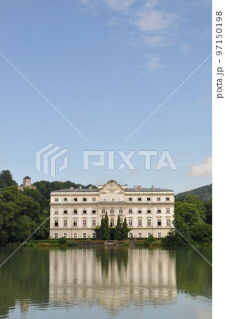 オーストリア、ザルツブルク、レオポルツクロン城、サウンド・オブ・ミュージックの舞台、トラップ大佐邸宅 オーストリア、ザルツブルク、レオポルツクロン城、サウンド・オブ・ミュージックの舞台、トラップ大佐邸宅 97150198