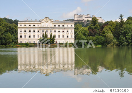 オーストリア、ザルツブルク、レオポルツクロン城、サウンド・オブ・ミュージックの舞台、トラップ大佐邸宅 97150199