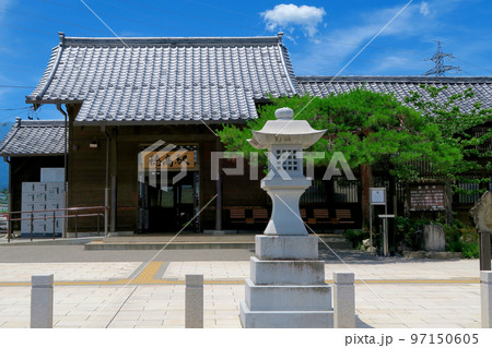 信州・穂高駅・日本アルプスの玄関口、大糸線の風情ある駅舎の眺め・長野県安曇野市(2) 信州・穂高駅・日本アルプスの玄関口、大糸線の風情ある駅舎の眺め・長野県安曇野市(2) 97150605