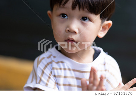 3歳の男の子 3歳の男の子 97151570