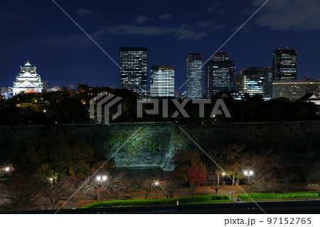 【大阪府】大阪城と大阪ビジネスパークの夜景 97152765