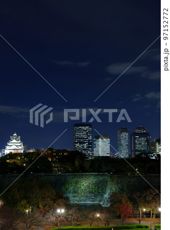 【大阪府】大阪城と大阪ビジネスパークの夜景 【大阪府】大阪城と大阪ビジネスパークの夜景 97152772