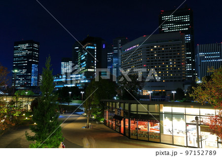 【大阪府】大阪ビジネスパークとキャッスルガーデン大阪の夜景 97152789