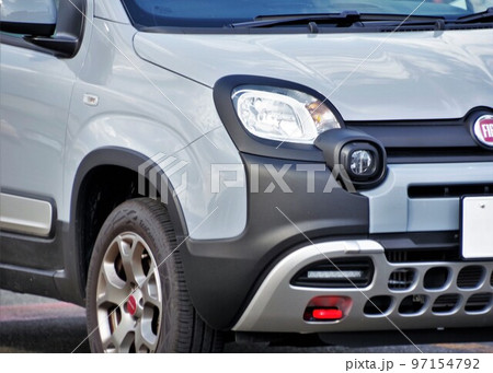 輸入車イメージ　フィアットパンダ・クロス4X4のフロントマスク 97154792