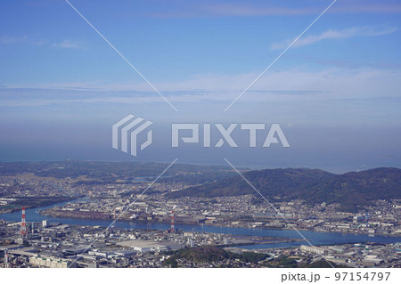 皿倉山から見た若松区、洞海湾方面 97154797