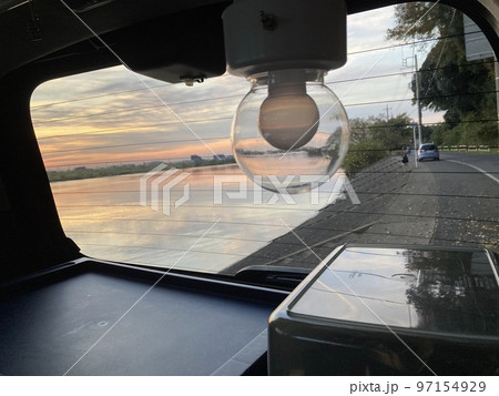 川辺の車中泊 97154929