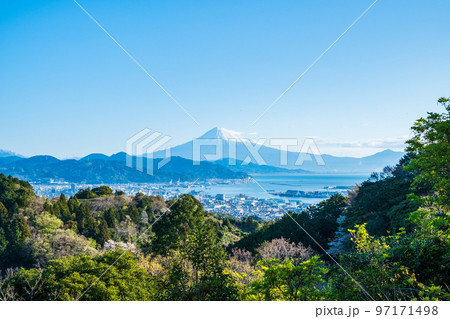 日本平から望む富士山 97171498