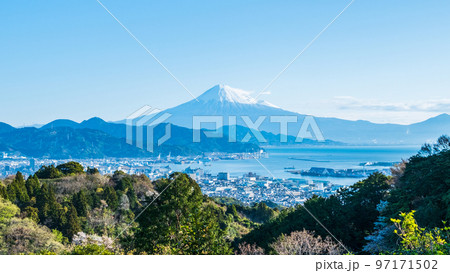 日本平から望む富士山 97171502