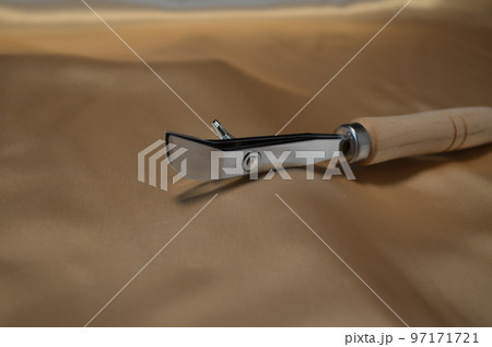 ねじ捻のアップ写真 97171721