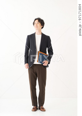 ビジネスパーソンの男性 ビジネスパーソンの男性 97171804