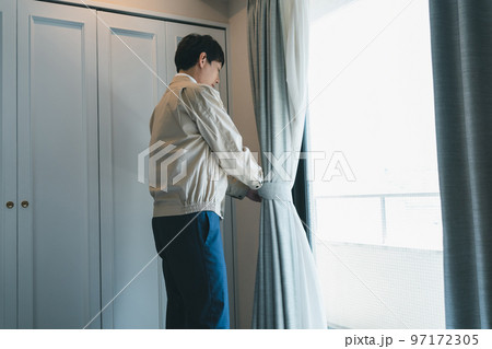 カーテンと業者 97172305