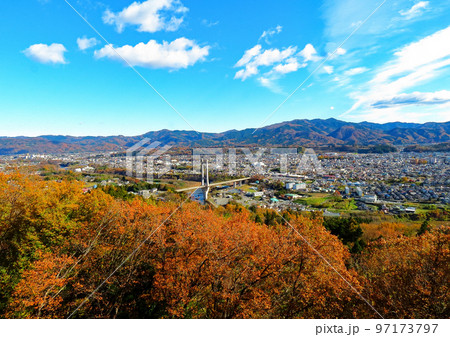 晩秋のミューズパーク　展望台からの秩父市内 97173797