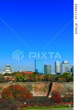 【大阪府】晴天の大阪城と大阪ビジネスパーク 97174668