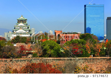 【大阪府】晴天の大阪城と大阪ビジネスパーク 【大阪府】晴天の大阪城と大阪ビジネスパーク 97174672