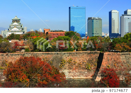 【大阪府】晴天の大阪城と大阪ビジネスパーク 97174677