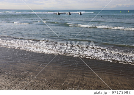 和賀江島と材木座海岸 和賀江島と材木座海岸 97175998