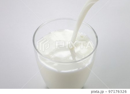 牛乳 ミルク 牛乳 ミルク 97176326
