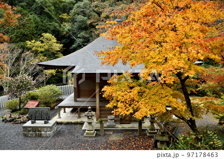 融通念佛宗光滝寺 【大阪府河内長野市】 融通念佛宗光滝寺 【大阪府河内長野市】 97178463