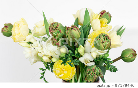 Close-up, a bouquet of white and yellow flowers. 97179446