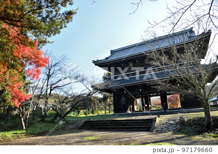 新義真言宗総本山根來寺(大門・紅葉)　【和歌山県岩出市根来】 97179660