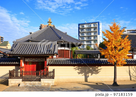 【大阪府】晴天の四天王寺の聖霊院 【大阪府】晴天の四天王寺の聖霊院 97183159