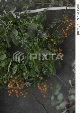 グリーンリース 黒い壁  グリーンリース 黒い壁  97183560